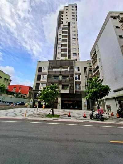 4拍1335萬【龍濱路一樓】樓高6米︱附車位,新北市三重區一般事務所法拍