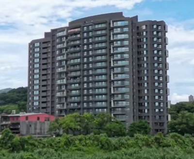 1859.9999萬拍定【勤樸天際】附車位︱面基隆河︱商業用